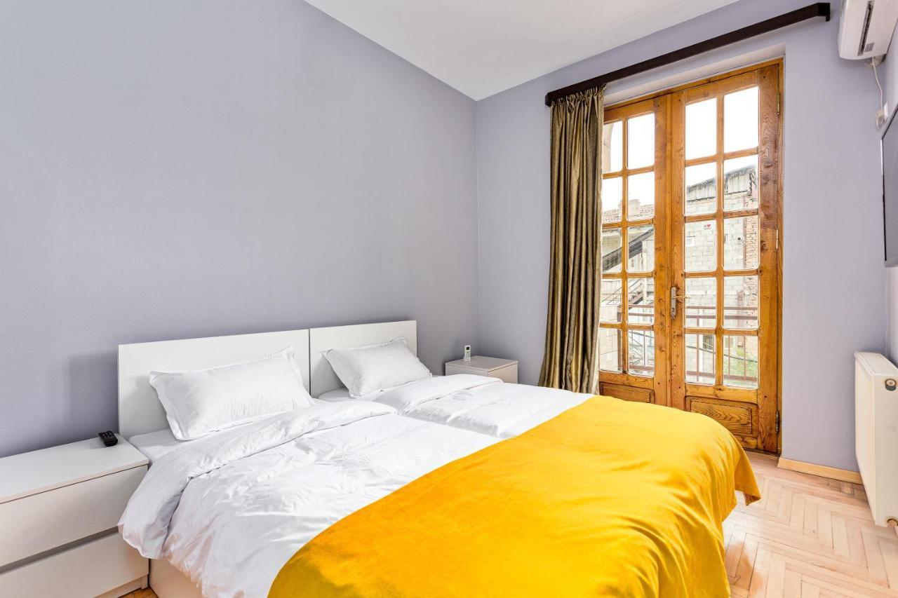 Sunny Hotel Тбилиси Екстериор снимка