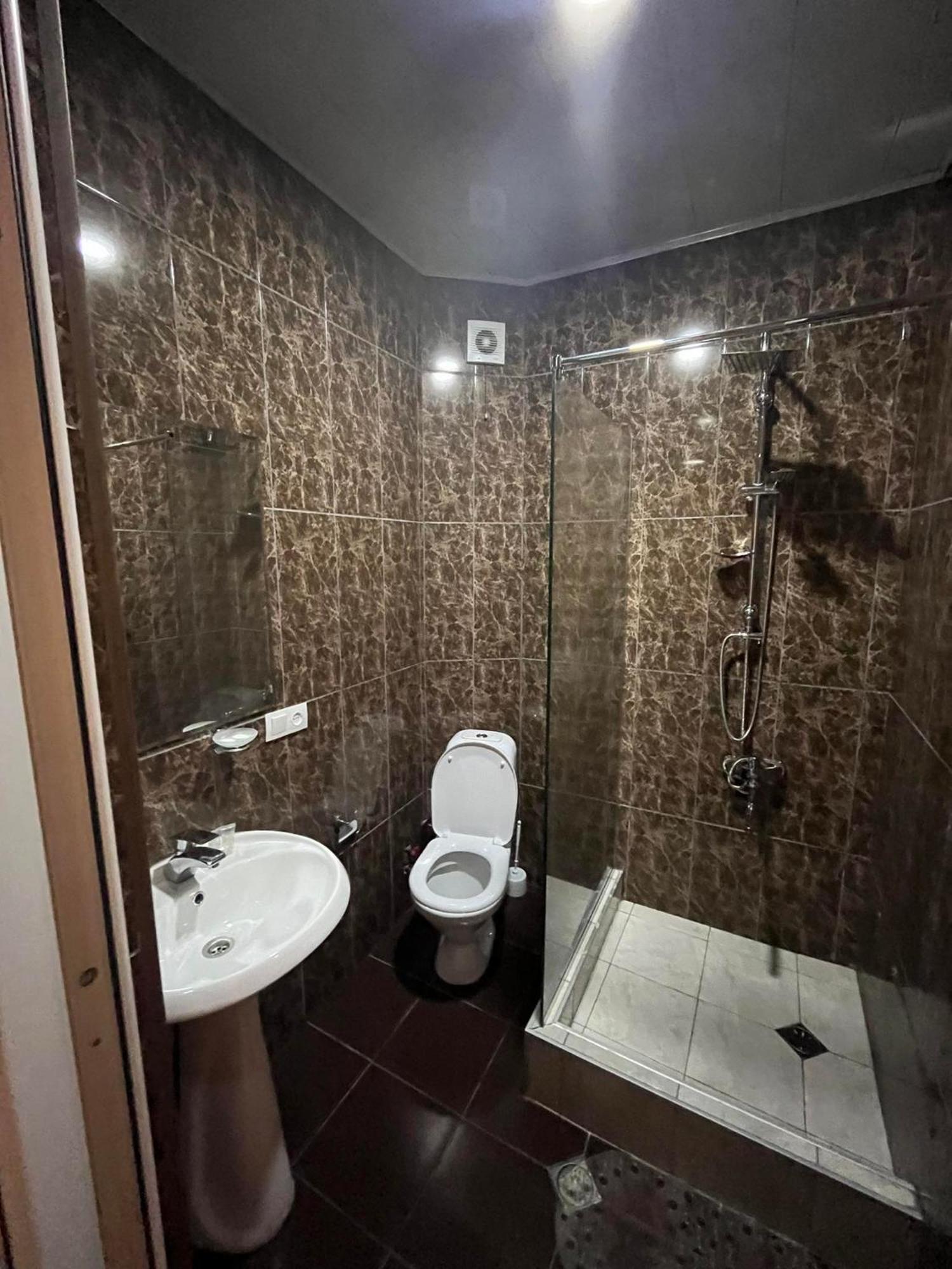 Sunny Hotel Тбилиси Екстериор снимка