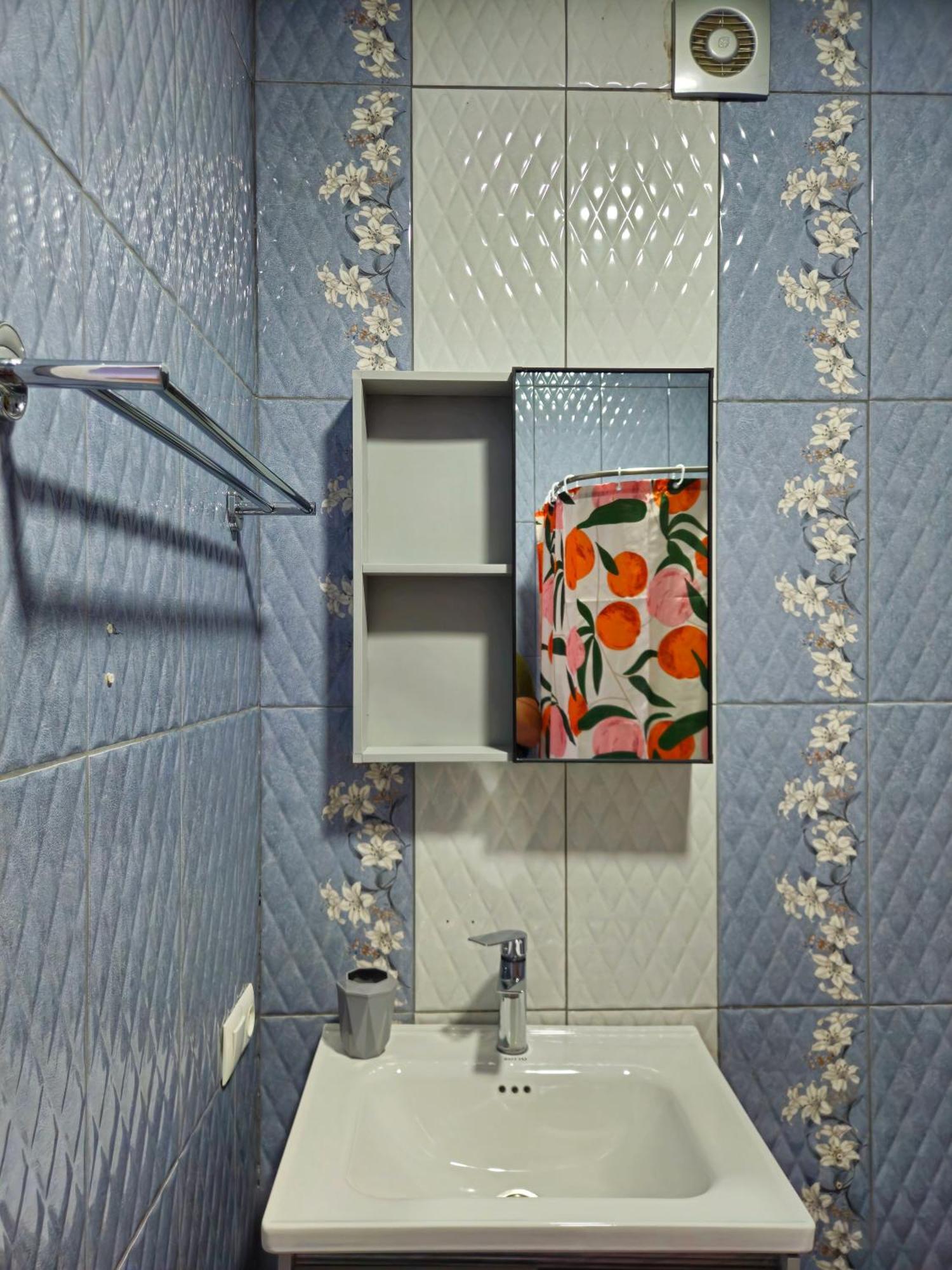 Sunny Hotel Тбилиси Екстериор снимка