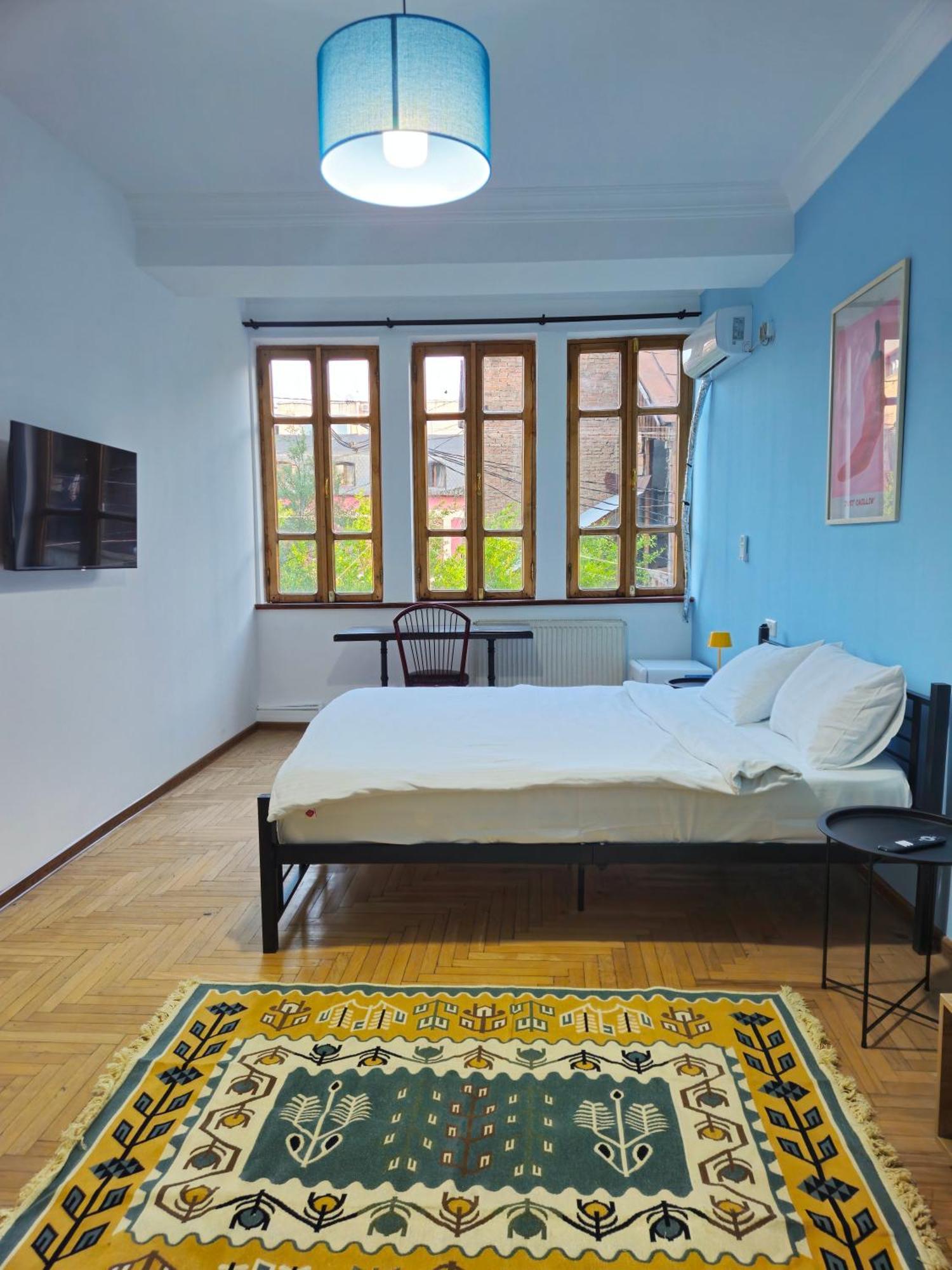 Sunny Hotel Тбилиси Екстериор снимка